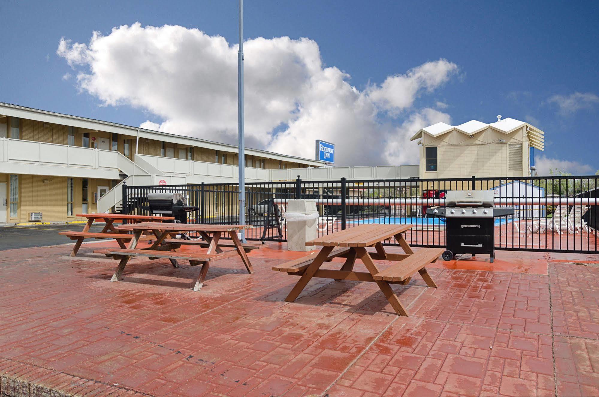 Alamo Inn & Suites Gillette Exterior photo